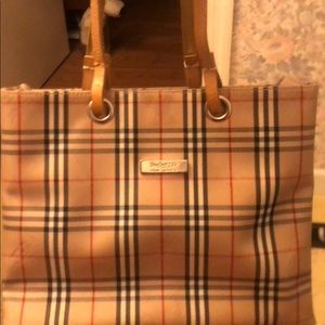 Burberry purse